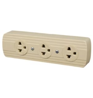 2340 TOMACORRIENTE UNIVERSAL INDUSTRIAL 3 ENTRADAS